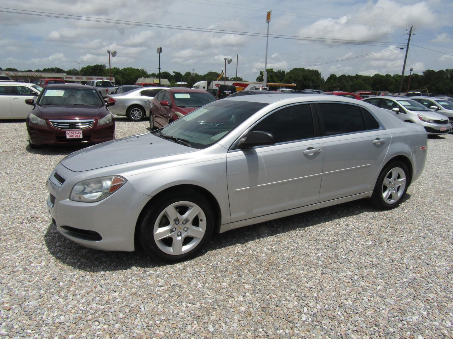 2011 Silver /Gray Chevrolet Malibu LS (1G1ZB5E11BF) with an 2.4L L4 DOHC 16V engine, Automatic transmission, located at 15016 S Hwy 231, Midland City, AL, 36350, (334) 983-3001, 31.306210, -85.495277 - Photo#2